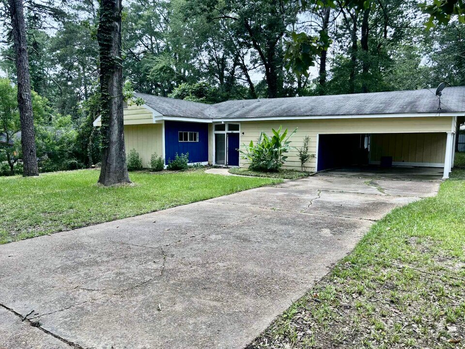 2267 Alta Woods Terrace in Jackson, MS - Building Photo