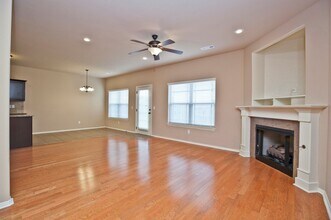 901 Oakwood Ln in Centerton, AR - Building Photo - Building Photo