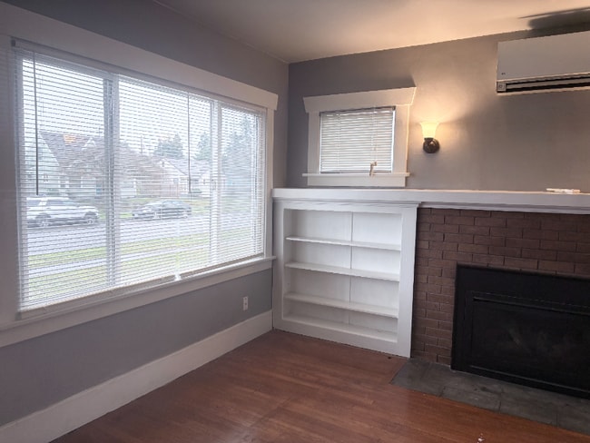 3806 S Ainsworth Ave in Tacoma, WA - Foto de edificio - Building Photo