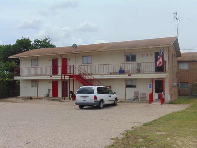 810 W Avenue D in Killeen, TX - Building Photo - Building Photo