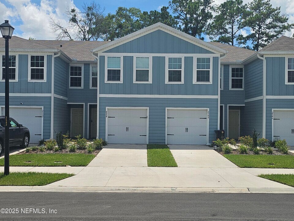2550 Sadler Trce Wy in Jacksonville, FL - Building Photo