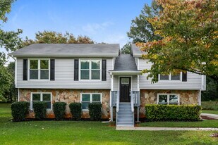 2958 Quinbery Dr in Snellville, GA - Building Photo