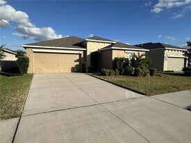 903 Zone Tailed Hawk Pl in Ruskin, FL - Building Photo