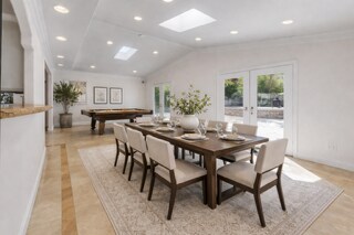 6201 Corbin Ave in Tarzana, CA - Building Photo - Building Photo