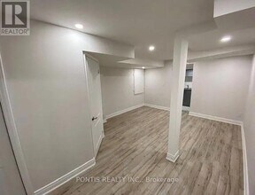 188 Holmes Crescent in Milton, ON - Building Photo - Building Photo