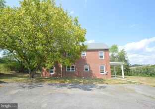 2320 Valley Rd in Berkeley Springs, WV - Building Photo - Building Photo