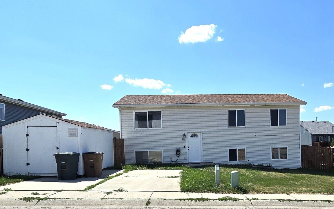 406 Oregon Ave in Gillette, WY - Building Photo