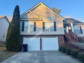 7564 Passport Dr in Ooltewah, TN - Building Photo - Building Photo