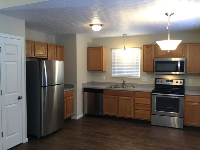 8480 Amarillo Dr in Blacklick, OH - Building Photo - Building Photo