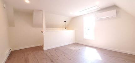 39 Dunbar St in Belleville, ON - Building Photo - Building Photo