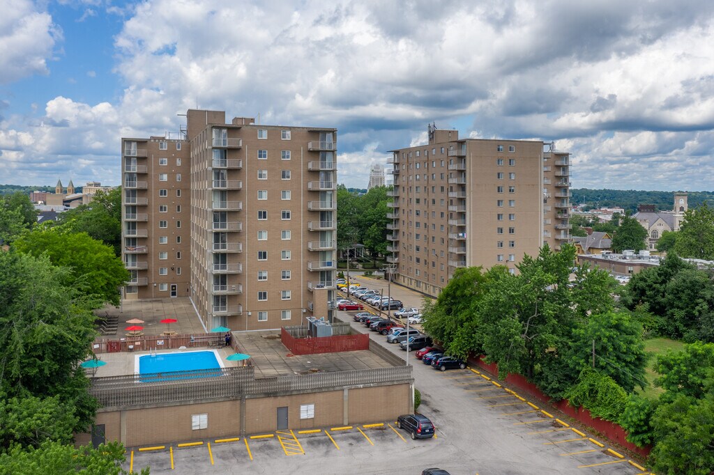 Fir Hill Towers Akron, OH Apartments