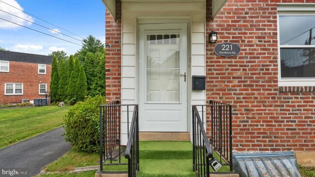221 Fitzwilliams Rd in Bryn Mawr, PA - Building Photo - Building Photo