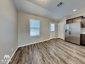 8717 E 161st Pl S in Bixby, OK - Foto de edificio - Building Photo