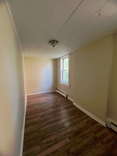 574 Clinton Ave, Unit #1 in Albany, NY - Building Photo - Building Photo
