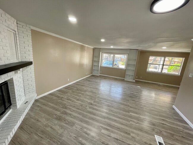 4006 SW 33rd Terrace in Topeka, KS - Foto de edificio - Building Photo