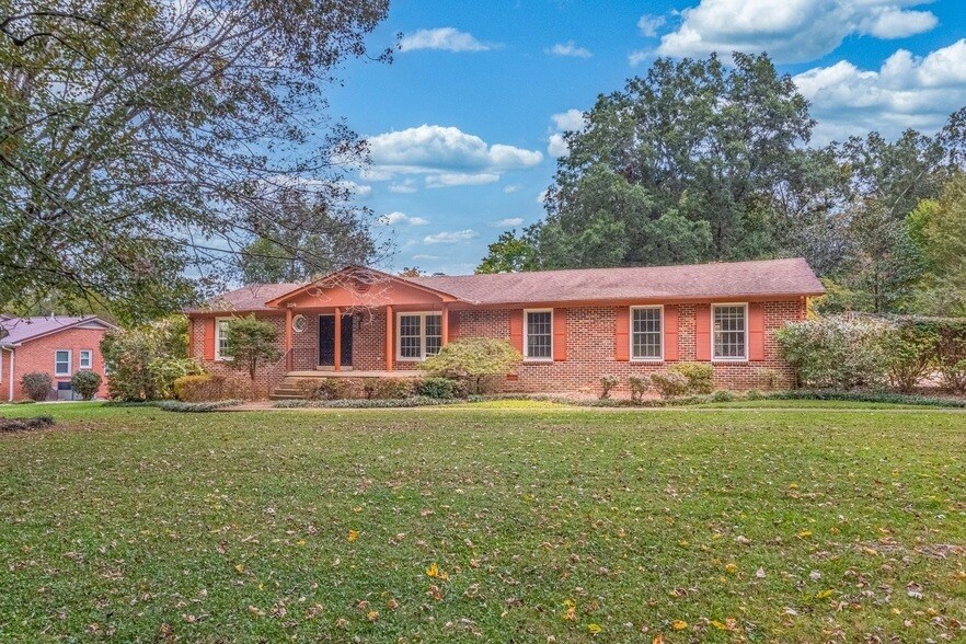 204 Lake Cir Dr in Tullahoma, TN - Foto de edificio