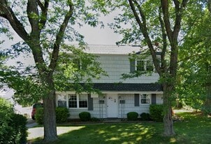 29 Knapp Ave, Unit FIRST FLOOR in Edison, NJ - Building Photo