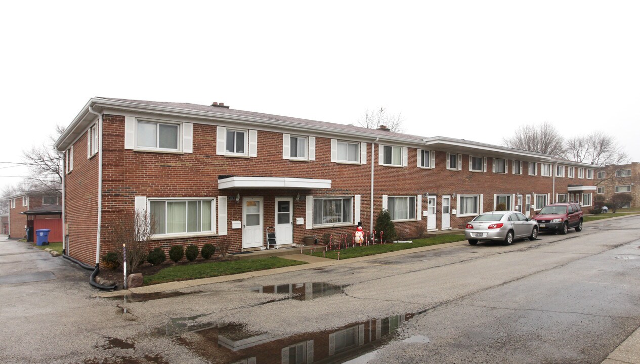 1118-1126 N Boxwood Dr in Mount Prospect, IL - Building Photo