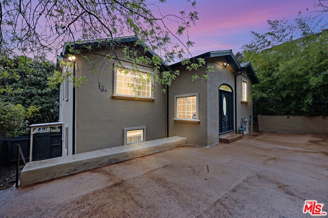 11419 Sunshine Terrace in Los Angeles, CA - Building Photo - Building Photo