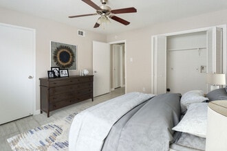 Villa Barcelona in Houston, TX - Building Photo - Building Photo