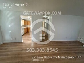 8565 NE Milton St in Portland, OR - Building Photo - Building Photo