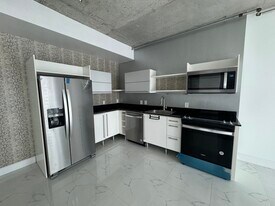 690 SW 1st Ave, Unit 2326 in Miami, FL - Building Photo