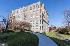 820 Belmont Bay Dr, Unit 506 in Woodbridge, VA - Building Photo - Building Photo