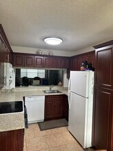 4692 Lucerne Lakes Blvd in Greenacres, FL - Foto de edificio - Building Photo