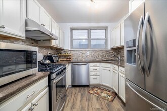 2 Fowler Ave in Lynbrook, NY - Building Photo - Building Photo