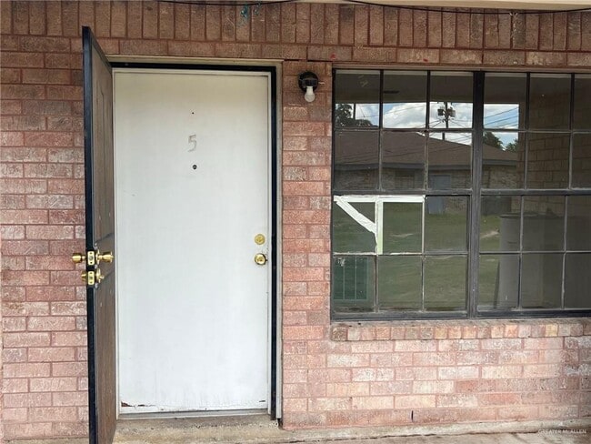 207 N Cougar St in San Juan, TX - Building Photo - Building Photo