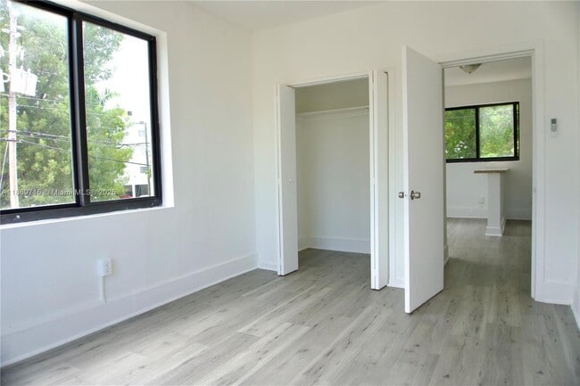 337 SW 5th Ave