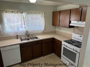 3251 De Forest Rd in Marina, CA - Foto de edificio - Building Photo