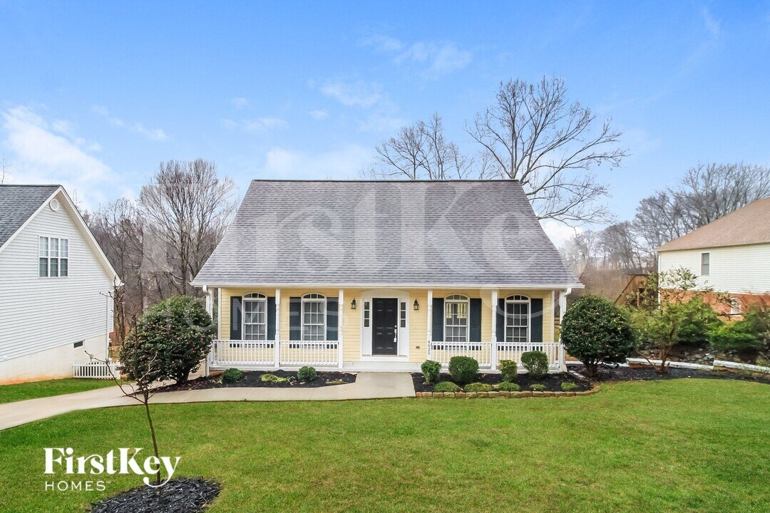 4025 Lofter Ct in Winston-Salem, NC - Foto de edificio