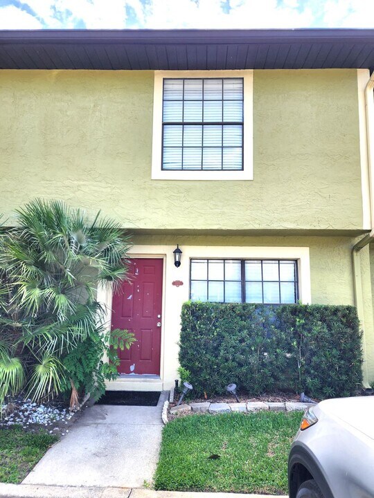 3271 Oak Lake Pl in Winter Park, FL - Building Photo