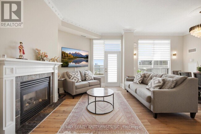 property at 35 Kingsbridge Garden Cir