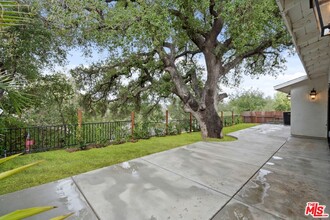 3549 Elm Dr in Calabasas, CA - Foto de edificio - Building Photo