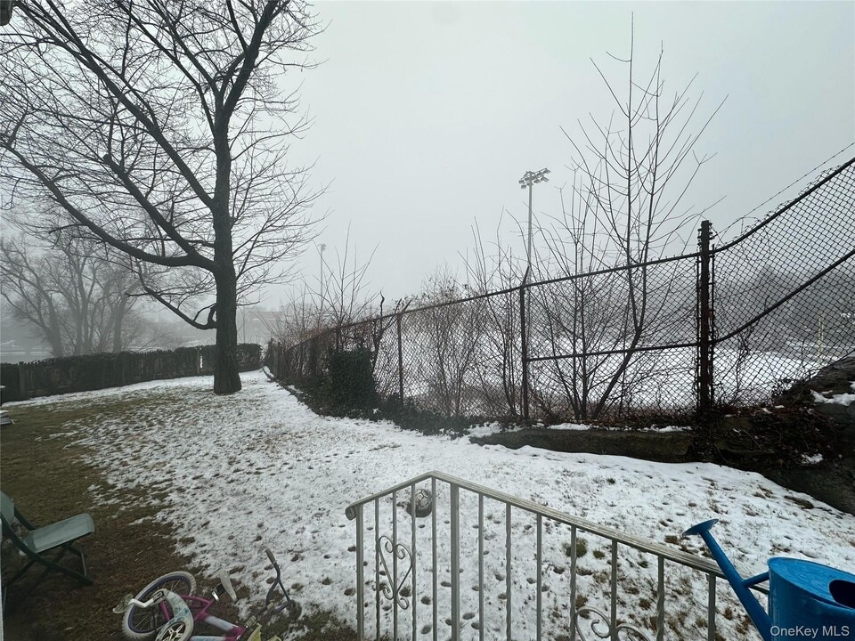 440 Highland Ave in Mount Vernon, NY - Building Photo