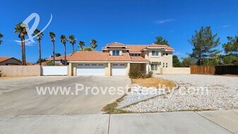12490 Iroquois Rd in Apple Valley, CA - Building Photo