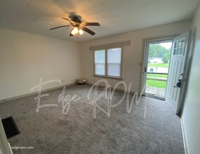 1026 Ansborough Ave in Waterloo, IA - Building Photo - Building Photo