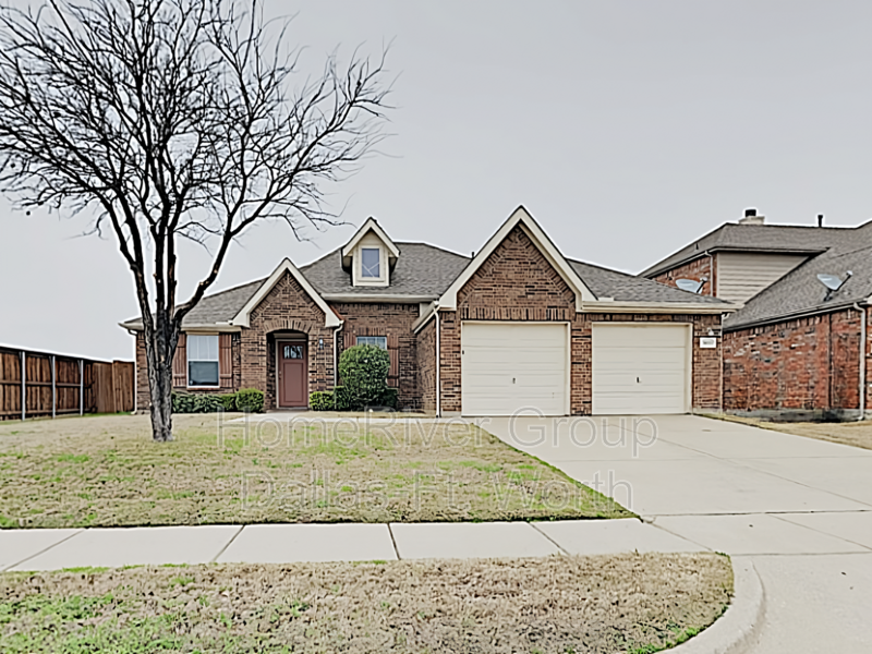 3033 Lakefield Dr in Little Elm, TX - Building Photo