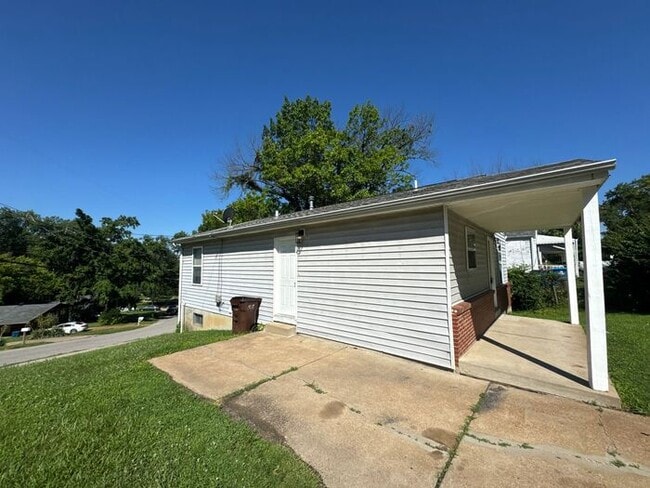 833 Marvin Ave in St. Louis, MO - Building Photo - Building Photo