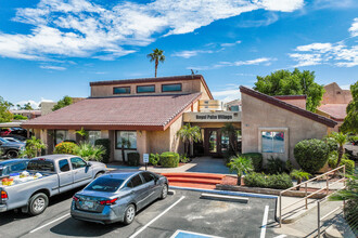 The Links in Phoenix, AZ - Building Photo - Building Photo