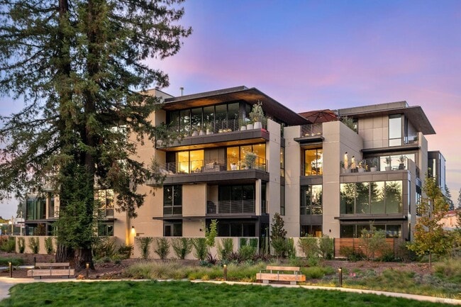 171 Sawmill Cir in Healdsburg, CA - Building Photo - Building Photo