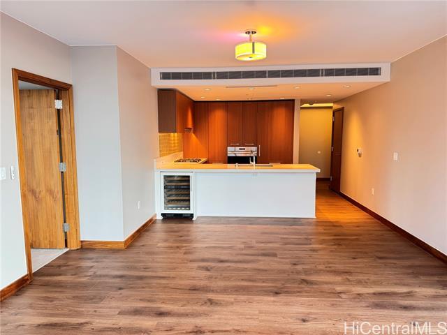 1555 Kapiolani Blvd in Honolulu, HI - Foto de edificio - Building Photo