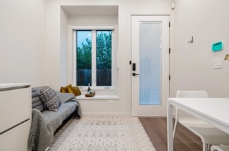 6431 Azure Rd in Richmond, BC - Building Photo - Building Photo