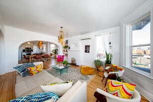 2220 E Colfax Ave, Unit Apartment in Denver, CO - Building Photo