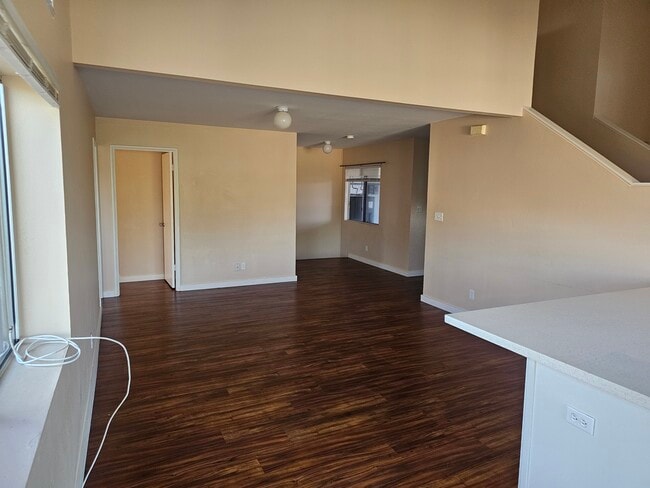 2238 Komo Mai Dr, Unit B in Pearl City, HI - Building Photo - Building Photo