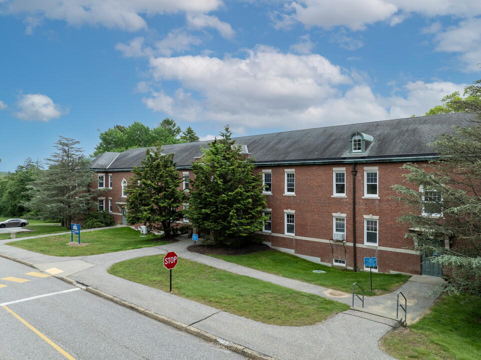 Uncas Condominiums in Norwich, CT - Building Photo