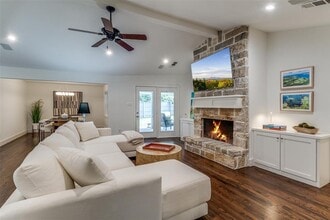 6811 Huff Trail in Dallas, TX - Building Photo - Building Photo