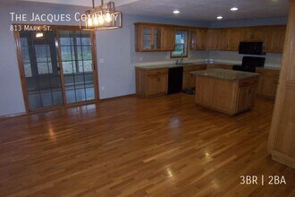 813 Mark St in Willard, MO - Building Photo - Building Photo